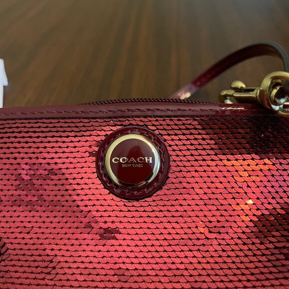 Coach Poppy Red Sequined Wristlet Clutch - New without Tags - Picture 5 of 7